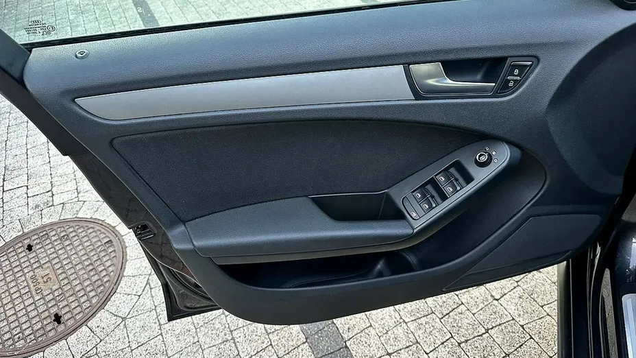 AUDI A4 -