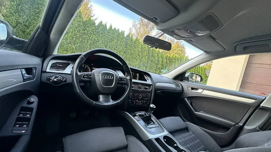 AUDI A4 -