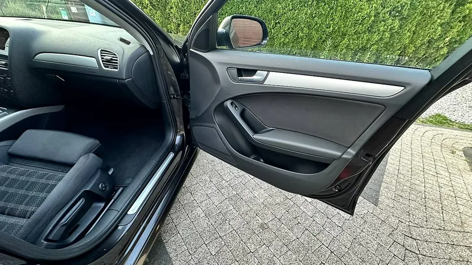 AUDI A4 -