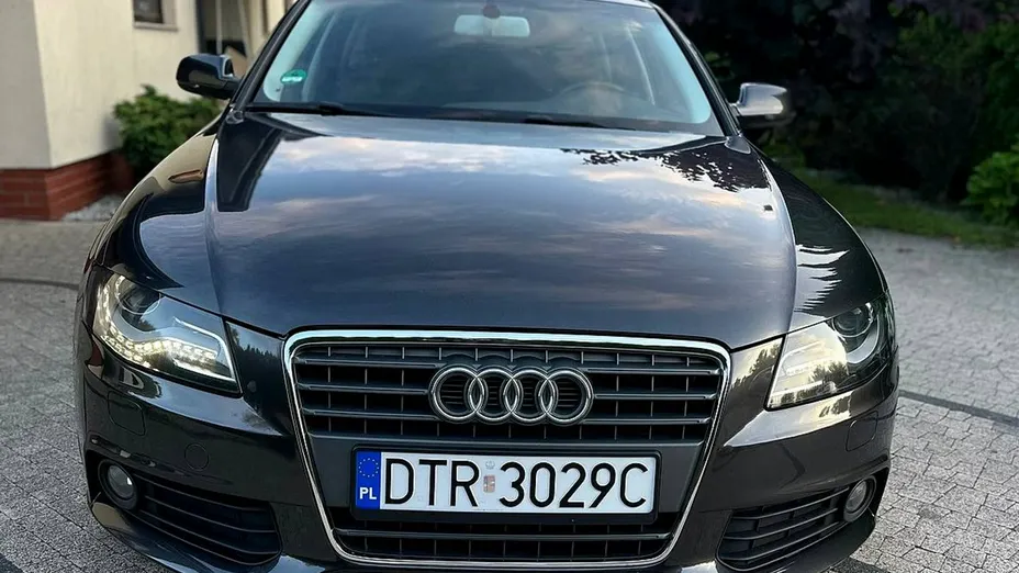 AUDI A4 -