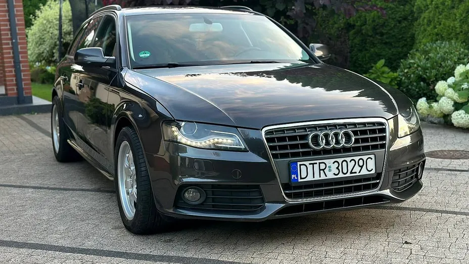 AUDI A4 -