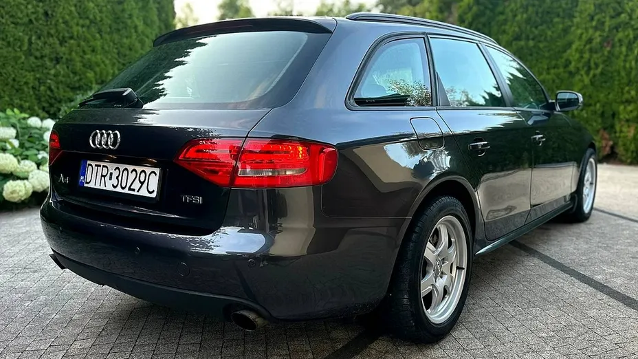 AUDI A4 -