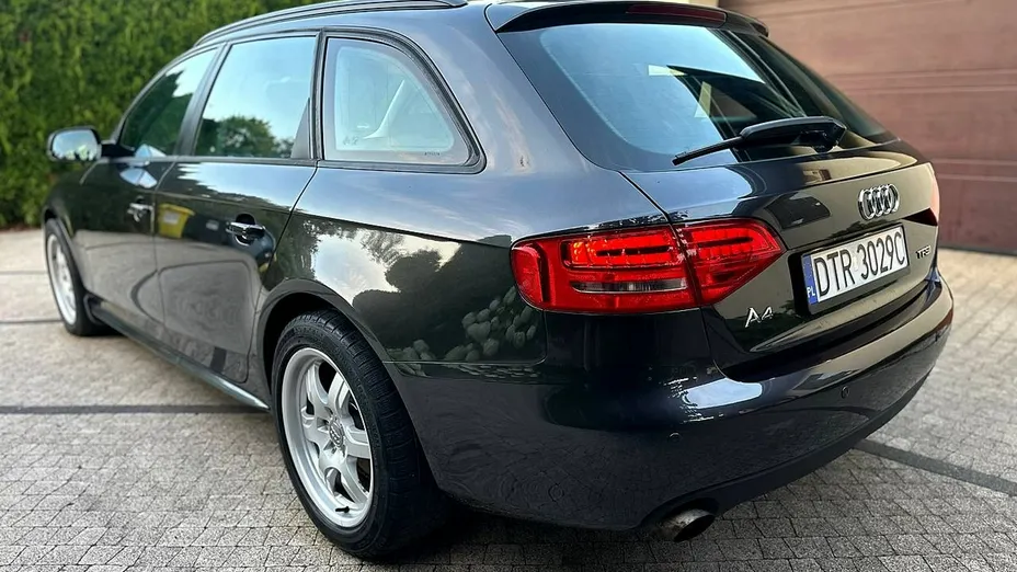 AUDI A4 -