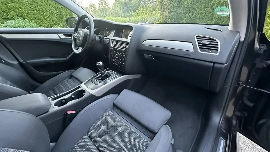 AUDI A4 -