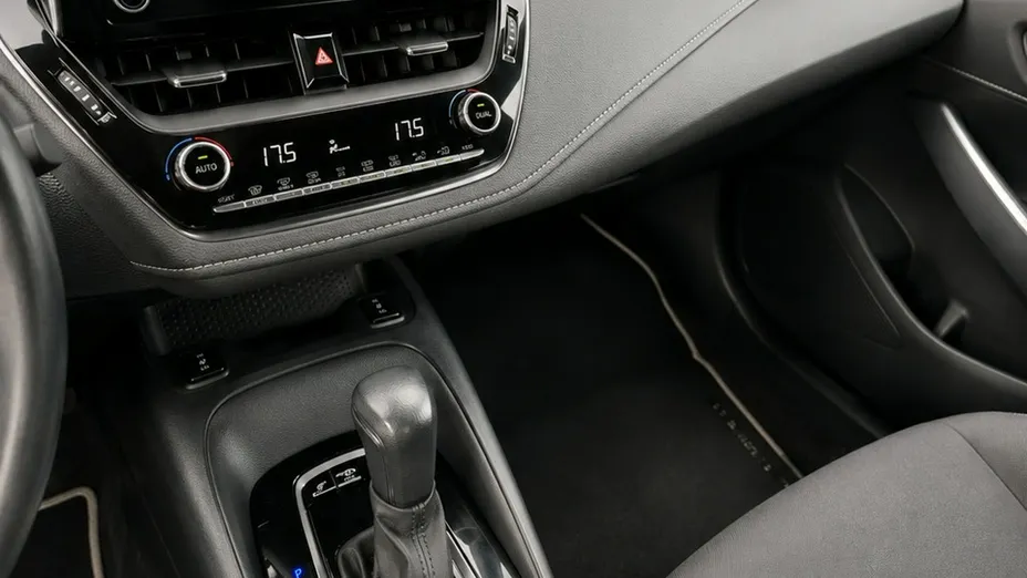 TOYOTA Corolla -