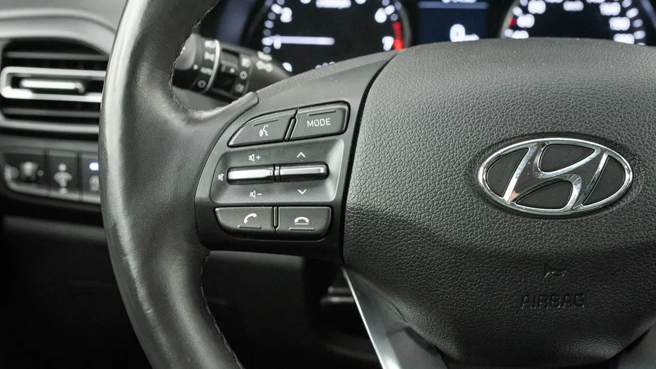 HYUNDAI i30 -