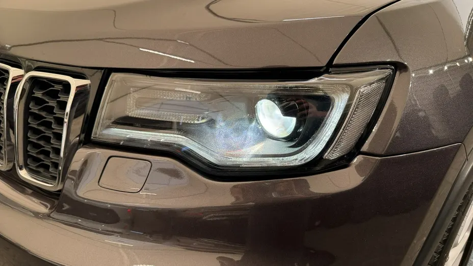 JEEP Grand Cherokee -