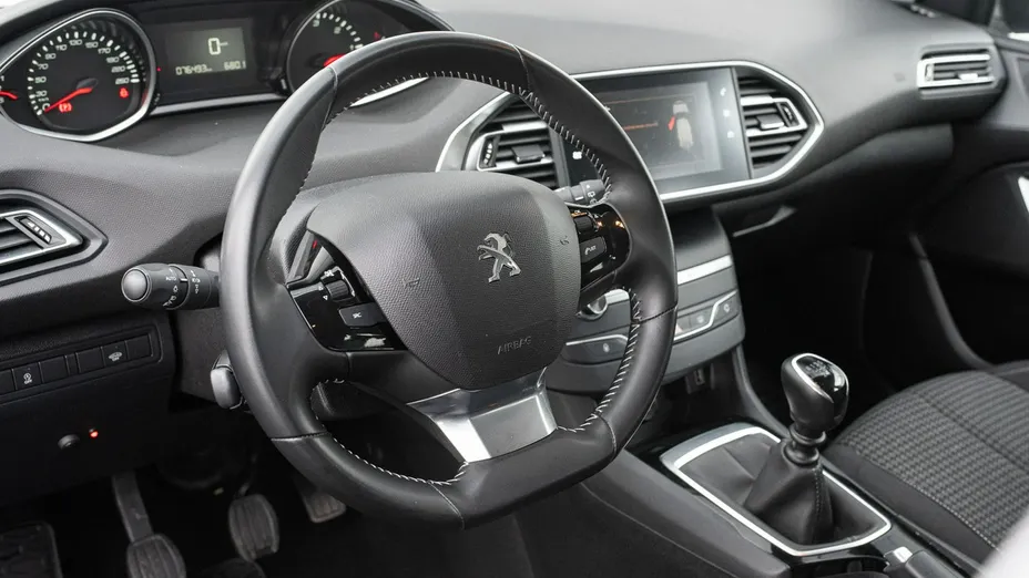 PEUGEOT 308 -