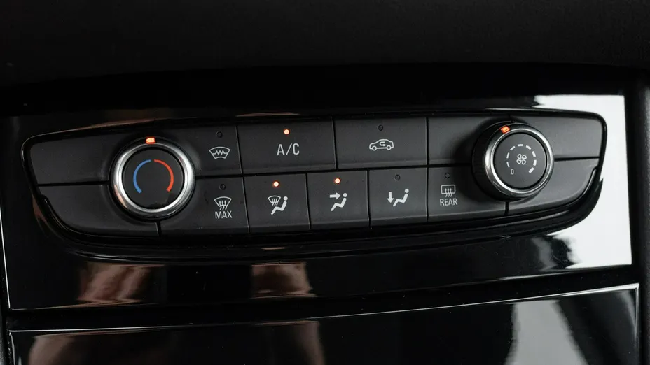 OPEL Grandland X -