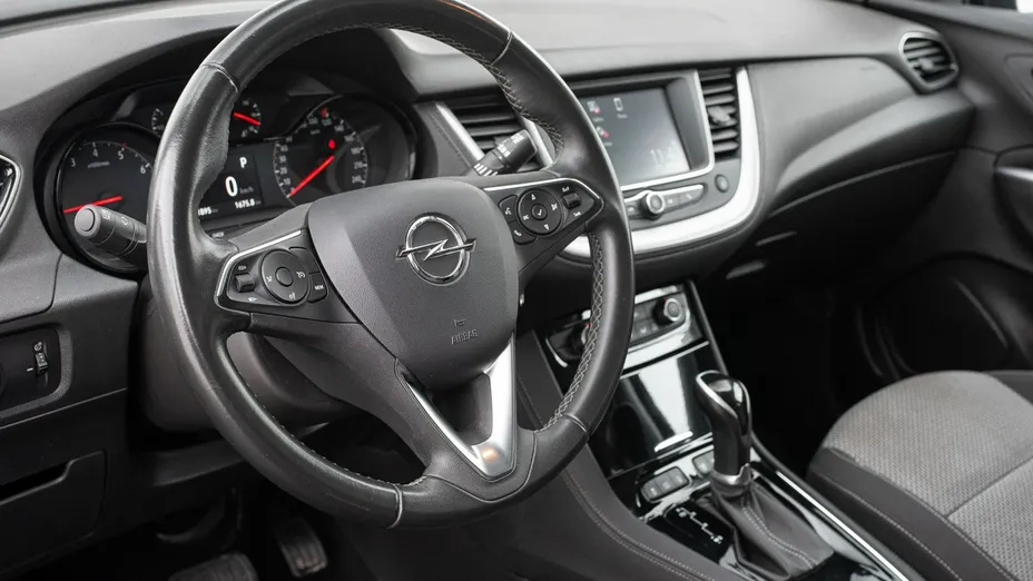OPEL Grandland X -