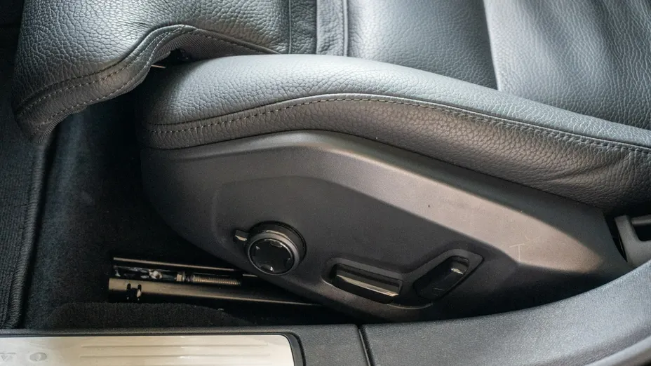 VOLVO V60 -