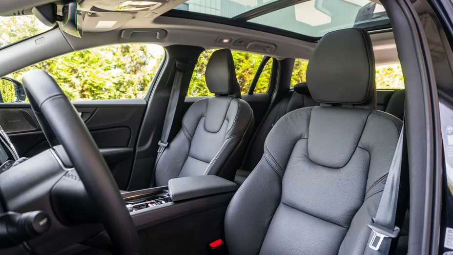VOLVO V60 -