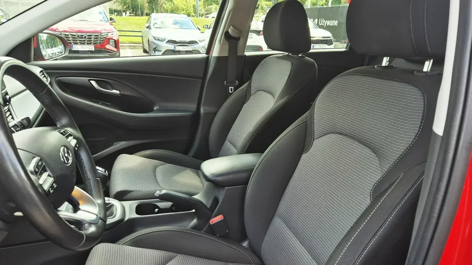 HYUNDAI i30 -