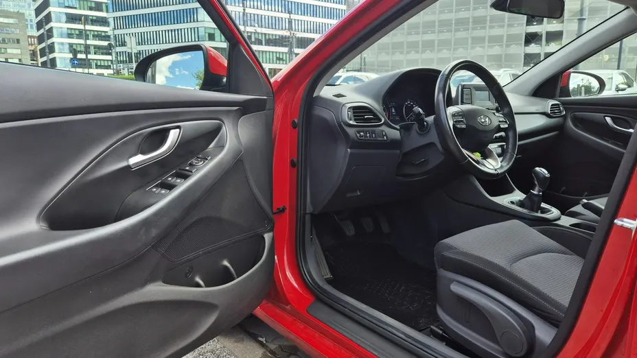 HYUNDAI i30 -