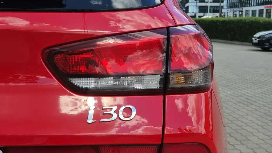 HYUNDAI i30 -