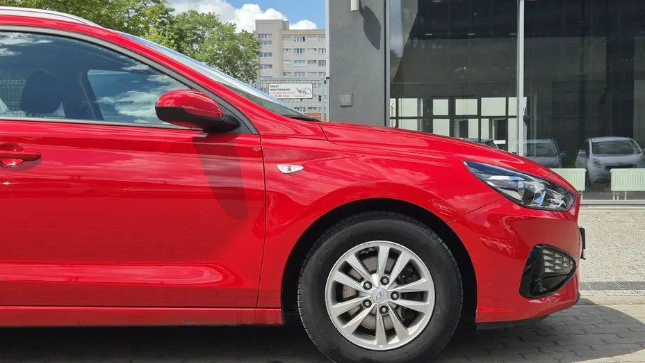 HYUNDAI i30 -