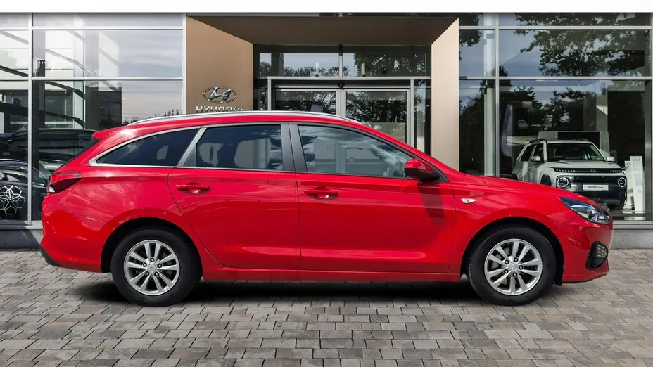 HYUNDAI i30 -