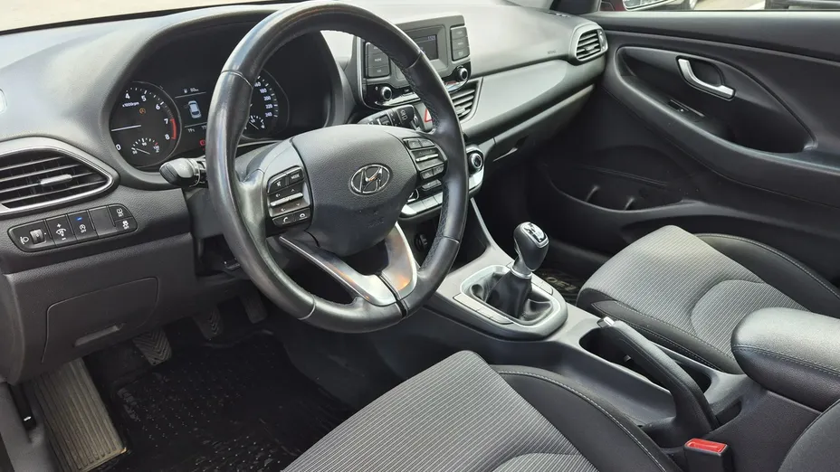 HYUNDAI i30 -