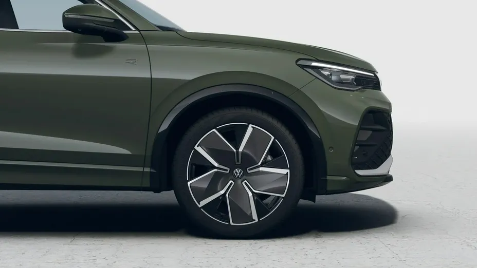 VOLKSWAGEN Tiguan -
