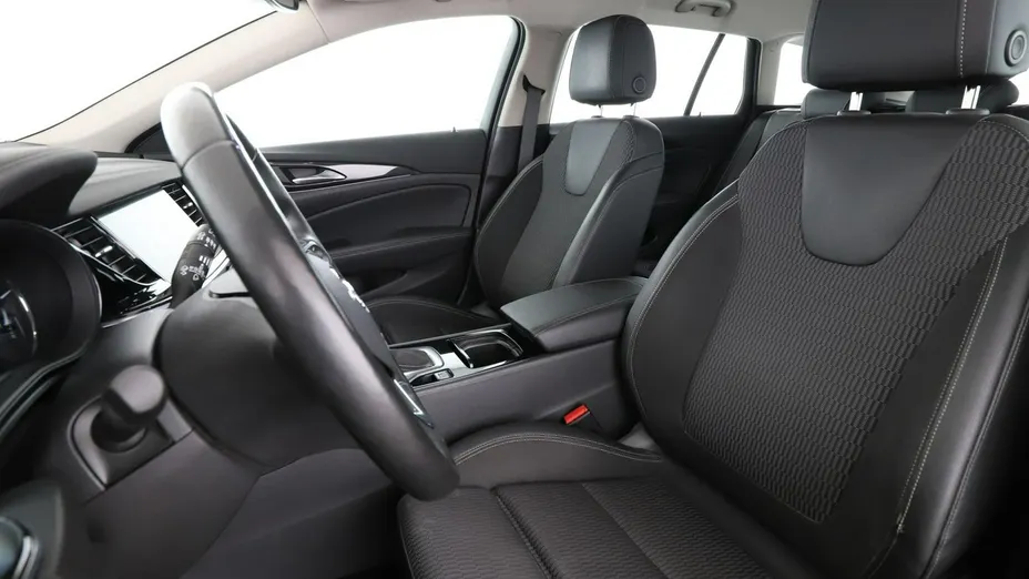 OPEL Insignia -