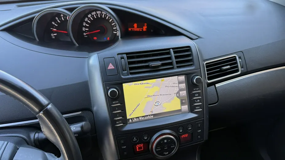TOYOTA Verso -