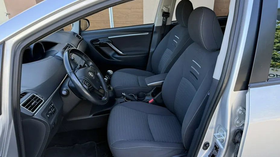 TOYOTA Verso -