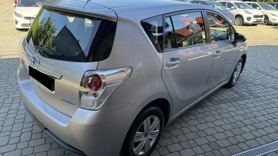 TOYOTA Verso -
