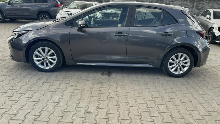 TOYOTA Corolla -