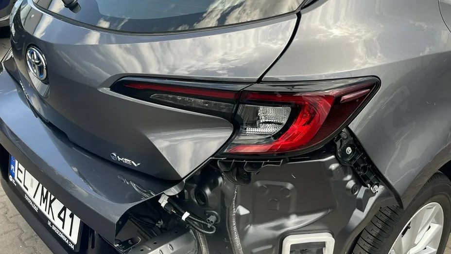 TOYOTA Corolla -