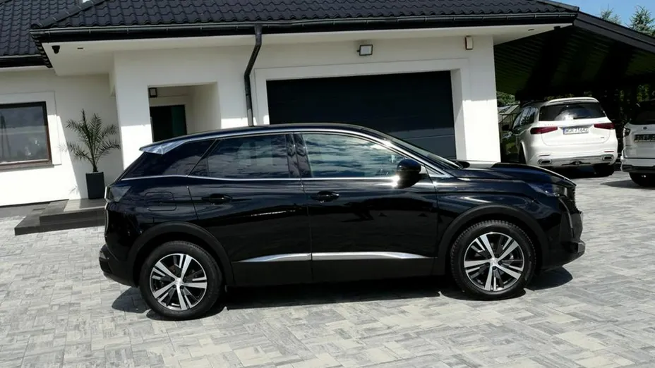 PEUGEOT 3008 -