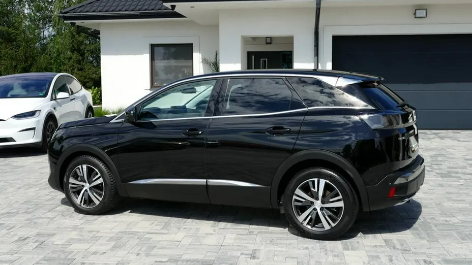 PEUGEOT 3008 -