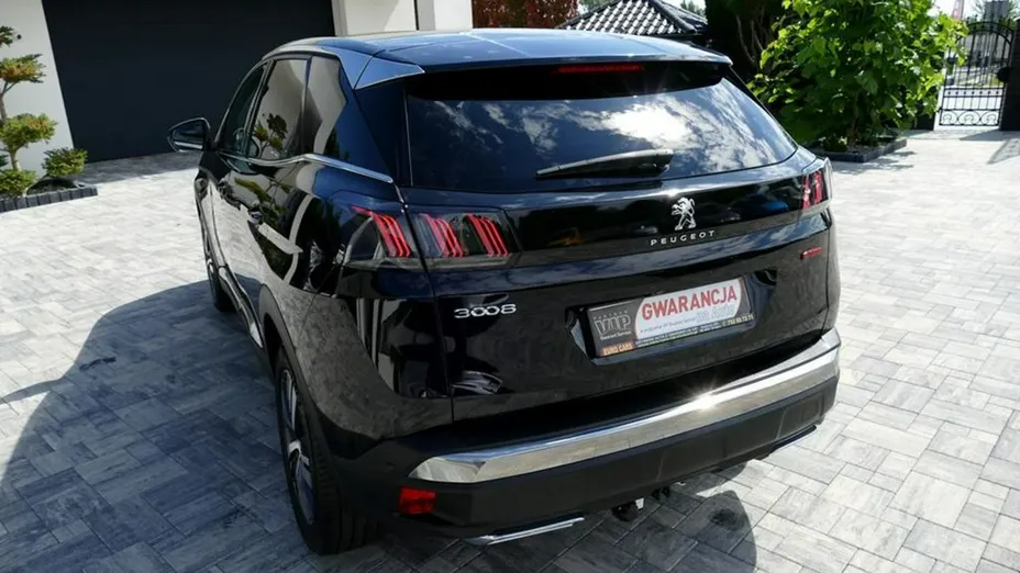PEUGEOT 3008 -