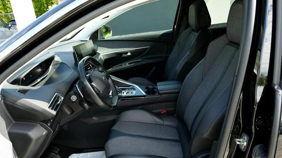 PEUGEOT 3008 -