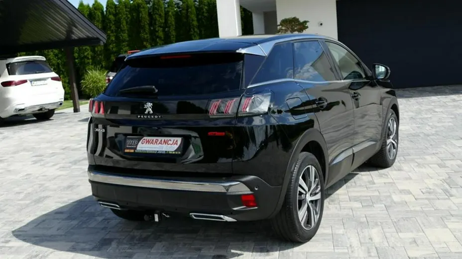 PEUGEOT 3008 -