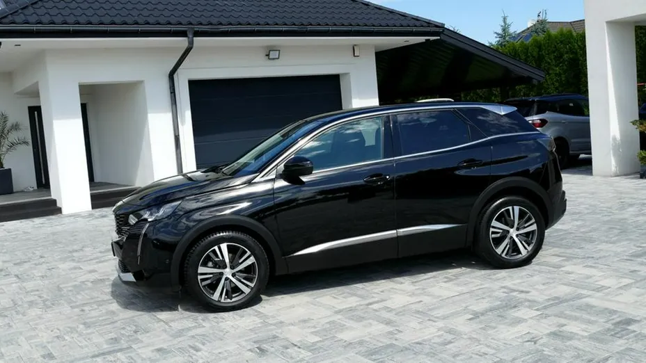 PEUGEOT 3008 -