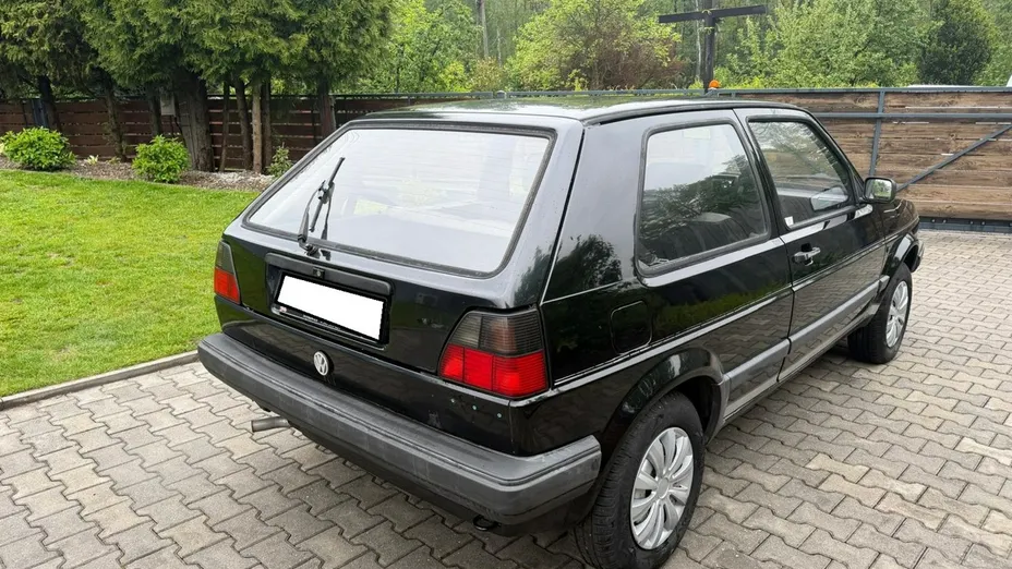 VOLKSWAGEN Golf -