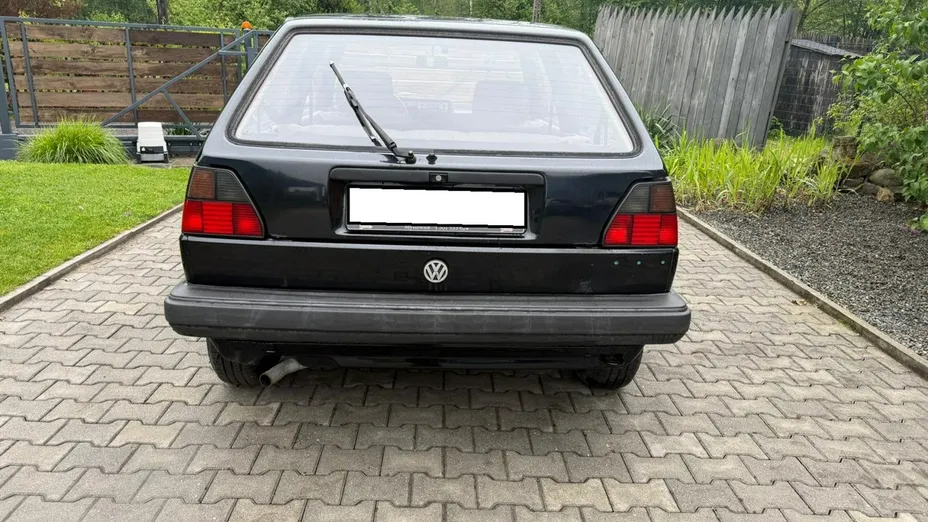 VOLKSWAGEN Golf -