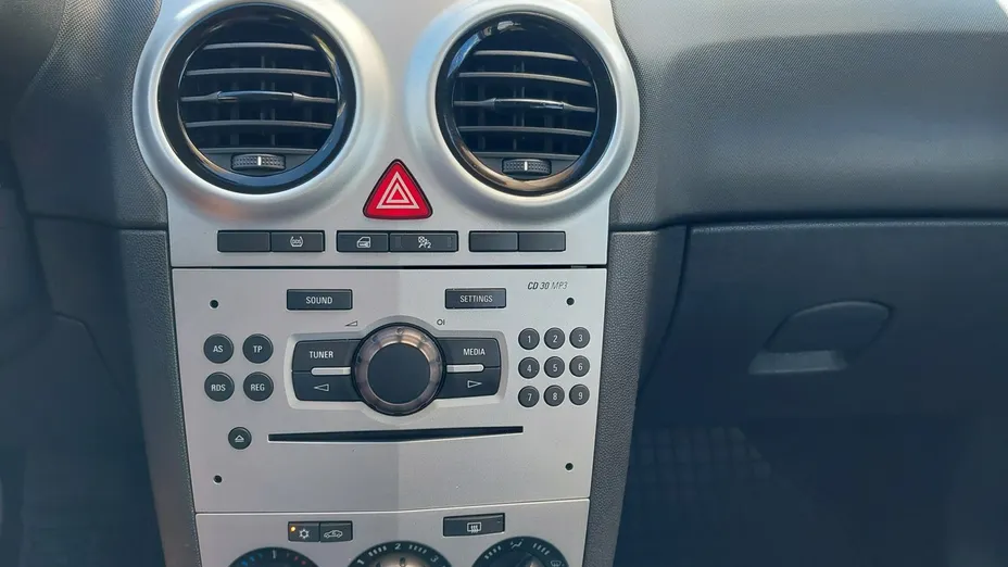 OPEL Corsa -