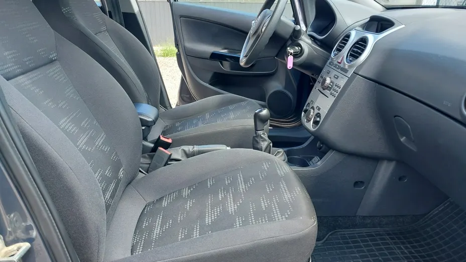 OPEL Corsa -