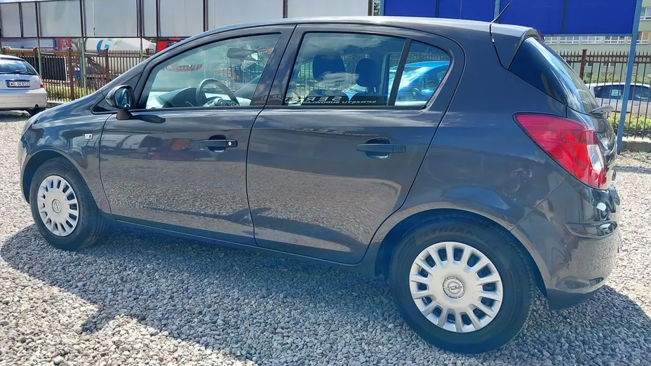 OPEL Corsa -