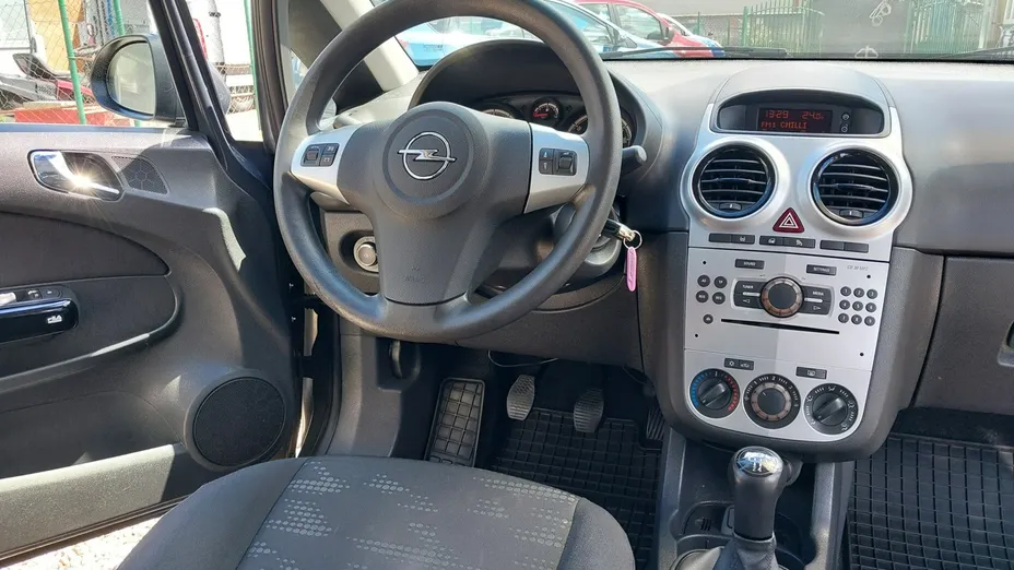 OPEL Corsa -