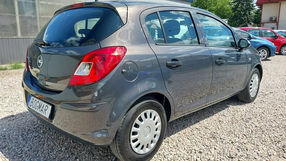 OPEL Corsa -
