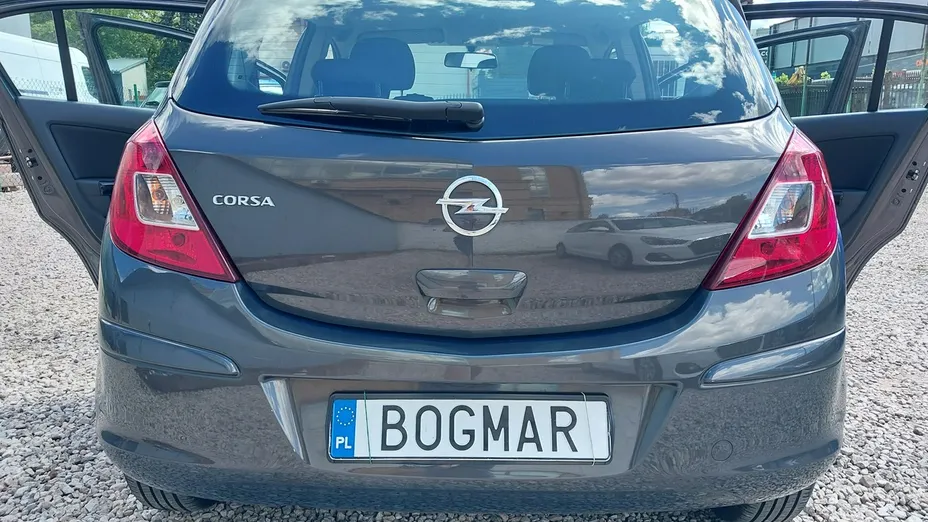 OPEL Corsa -