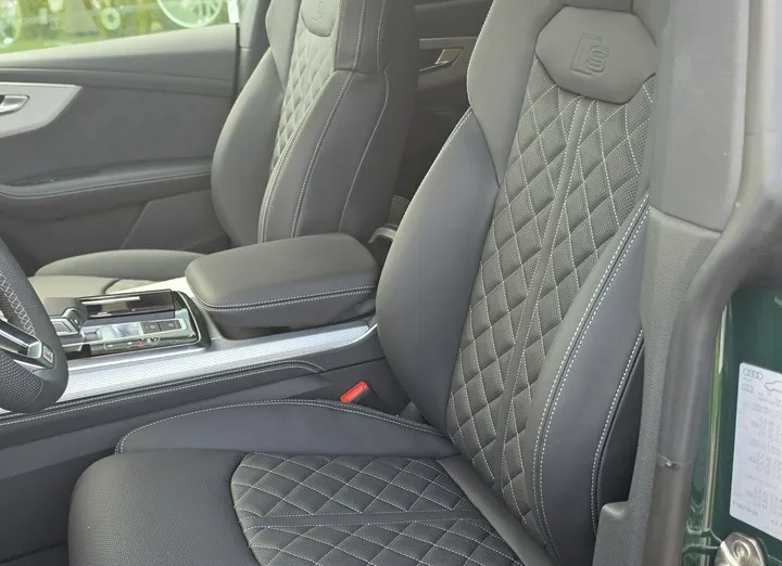 AUDI SQ8 -