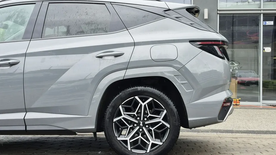 HYUNDAI Tucson -