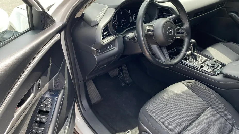 MAZDA CX-30 -