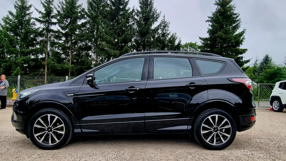 FORD Kuga -