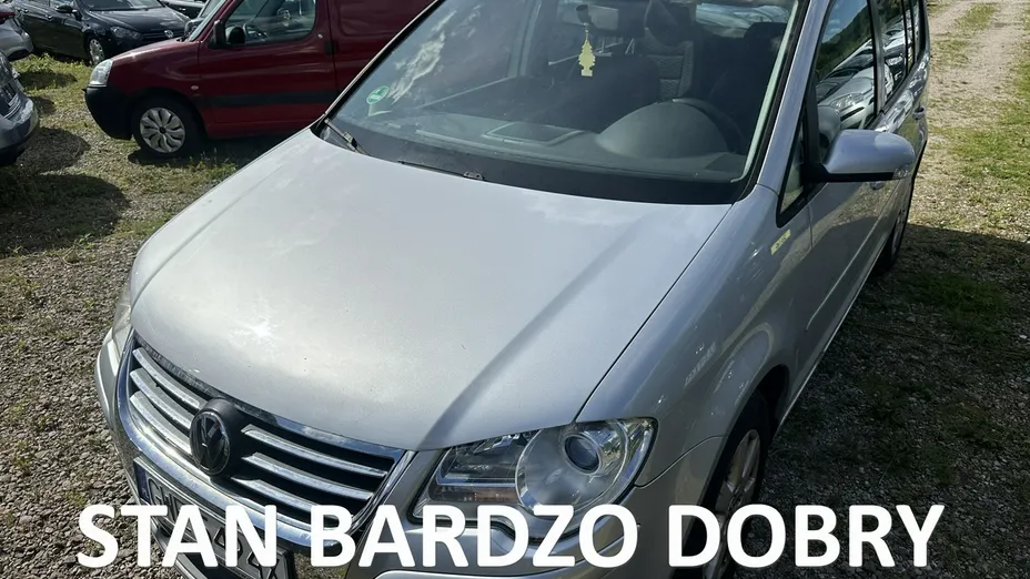 VOLKSWAGEN Touran -