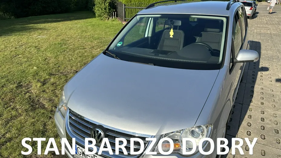 VOLKSWAGEN Touran -