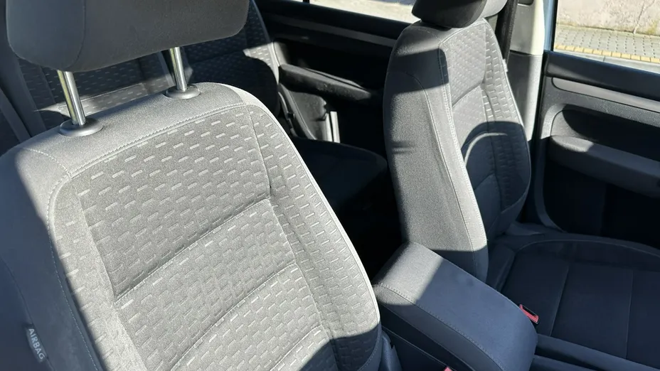 VOLKSWAGEN Touran -
